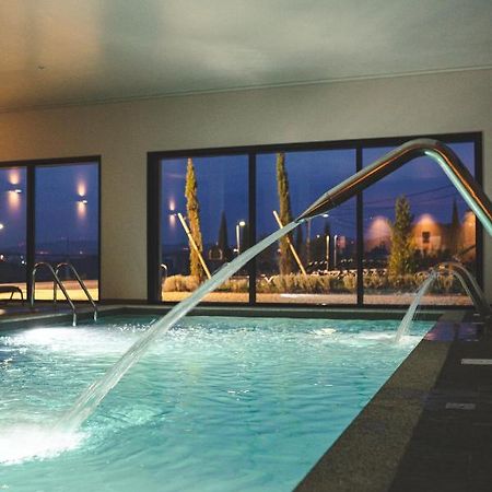 Mw Douro Wine & Spa ซานตามาร์ตาเดเปนาเกียว ภายนอก รูปภาพ The swimming pool at the hotel