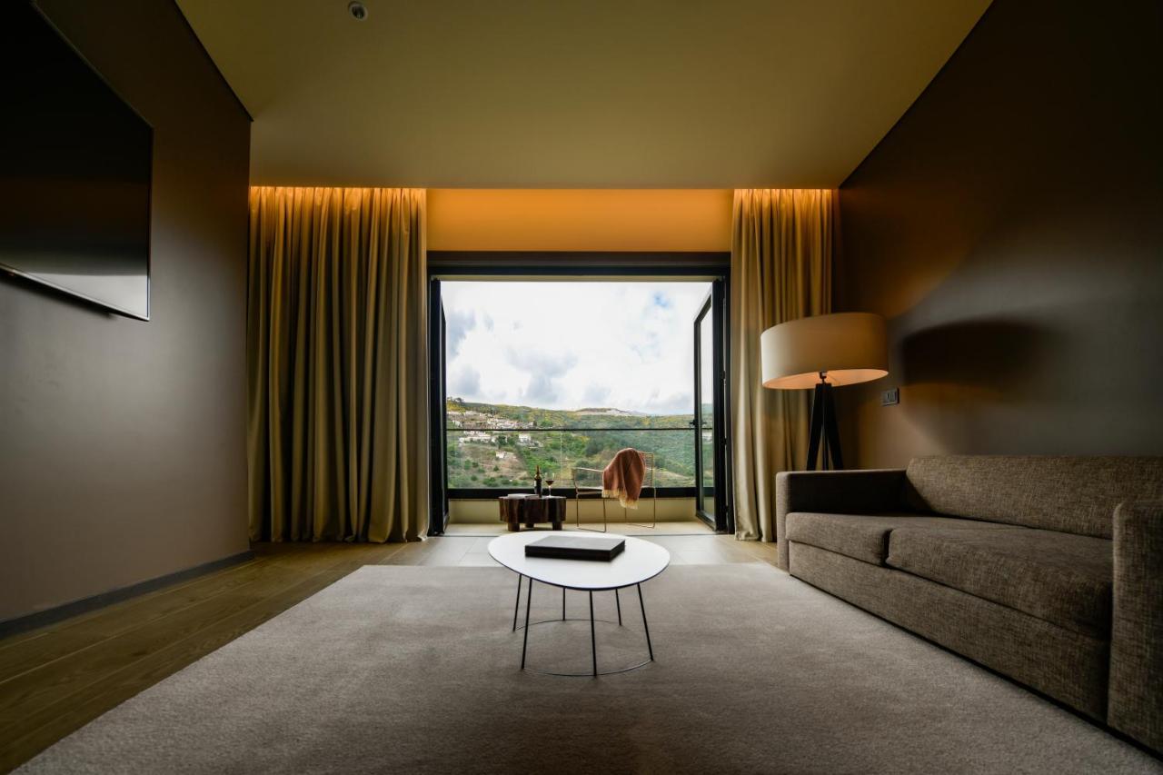 Mw Douro Wine & Spa ซานตามาร์ตาเดเปนาเกียว ภายนอก รูปภาพ A room at the hotel