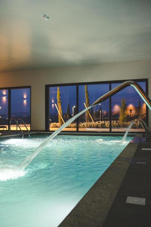 Mw Douro Wine & Spa ซานตามาร์ตาเดเปนาเกียว ภายนอก รูปภาพ The swimming pool at the hotel