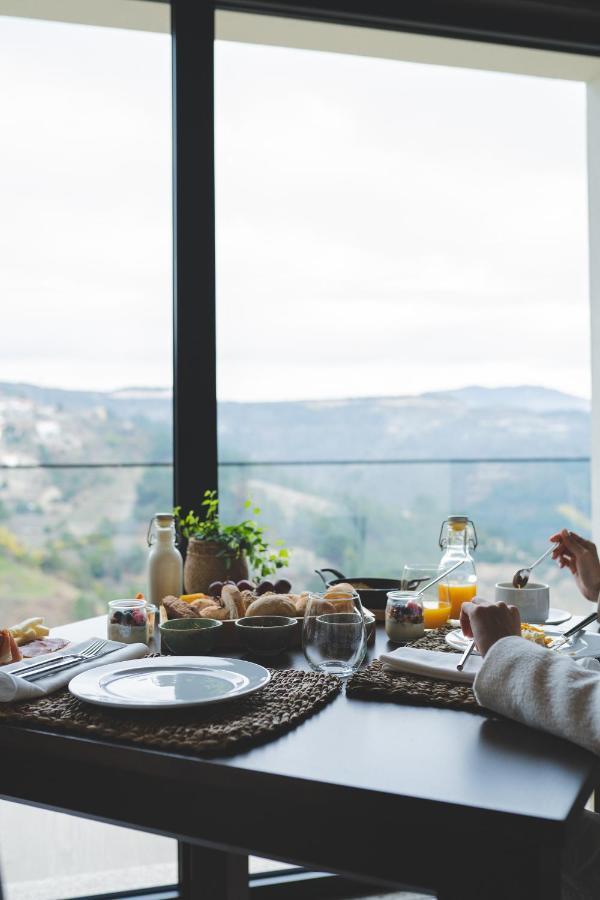 Mw Douro Wine & Spa ซานตามาร์ตาเดเปนาเกียว ภายนอก รูปภาพ Breakfast at the hotel
