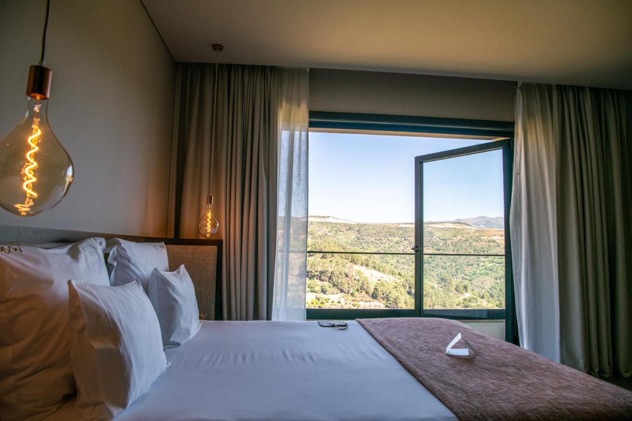 Mw Douro Wine & Spa ซานตามาร์ตาเดเปนาเกียว ภายนอก รูปภาพ A bedroom at the hotel