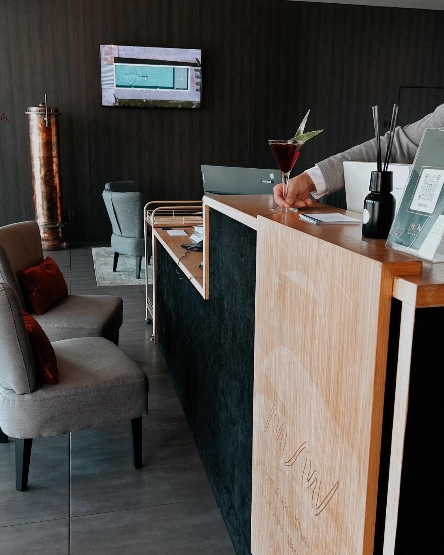 Mw Douro Wine & Spa ซานตามาร์ตาเดเปนาเกียว ภายนอก รูปภาพ Reception desk at a hotel